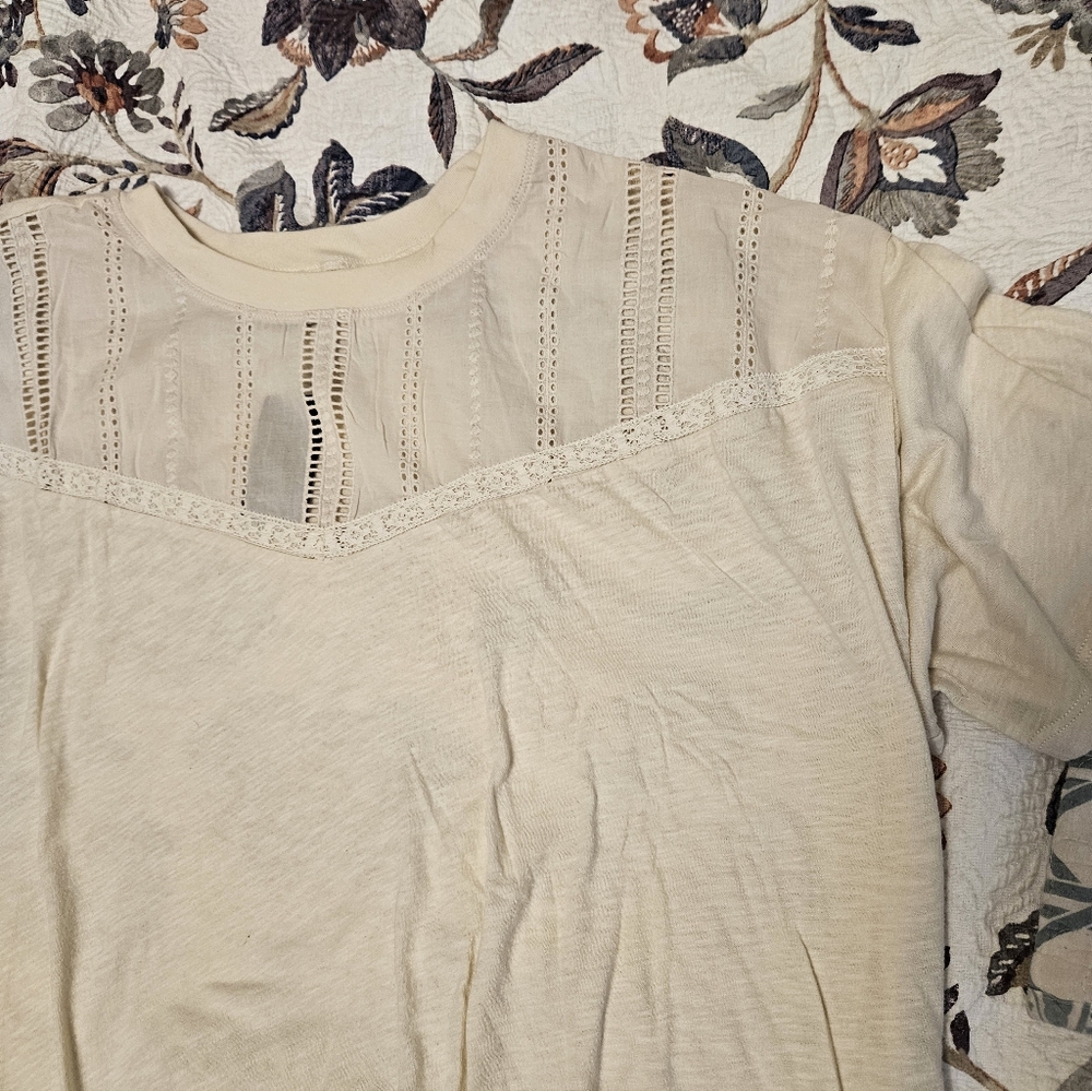 Torrid Cream Short Sleeve Top with Lace Accents